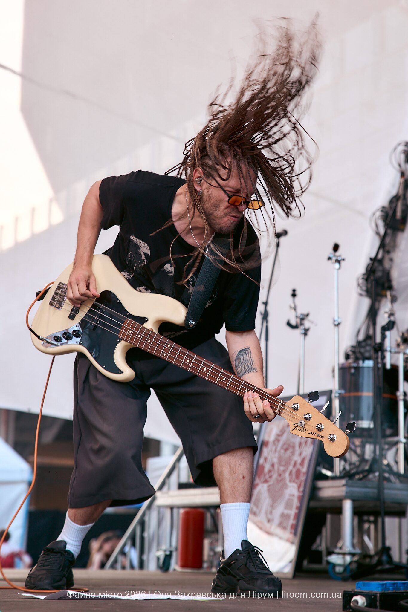 Stas Koroliov live — jumping with bass guitar